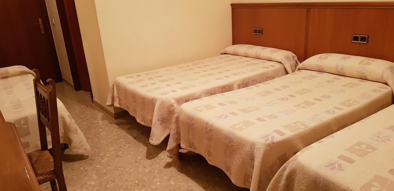 Hotel Reina Isabel Lleida Dış mekan fotoğraf